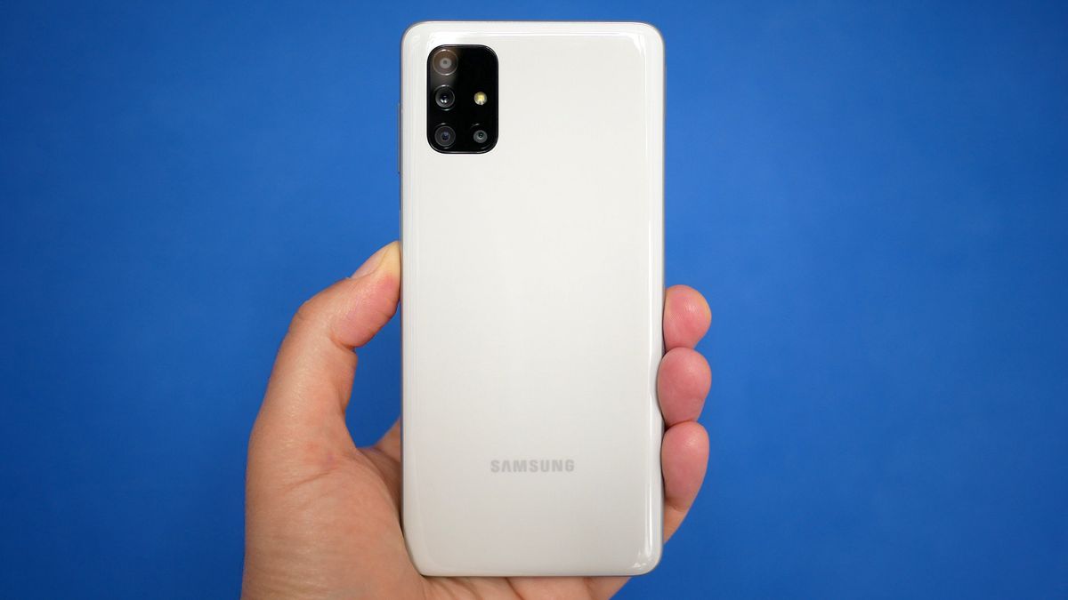 Hp Samsung Baterai 7000 mAh Ini Masih Jadi Standar Monster Daya