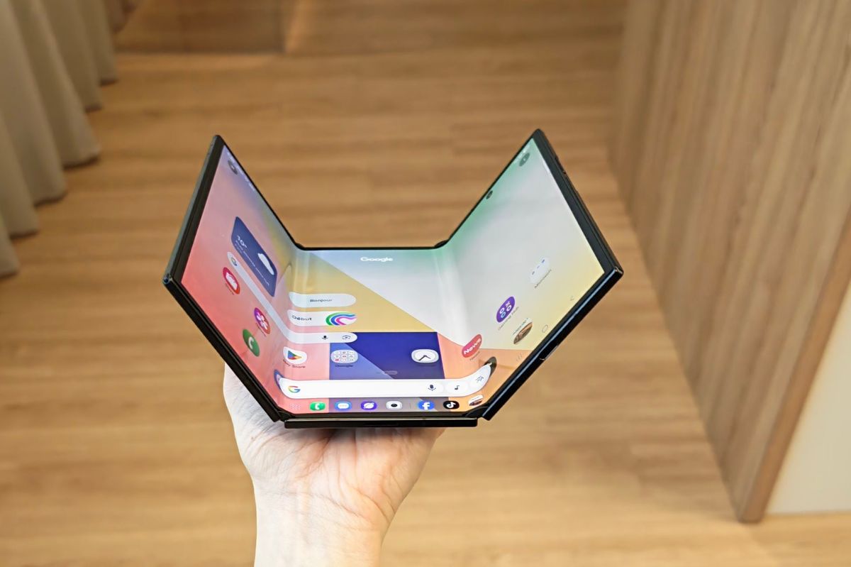 Samsung Luncurkan Galaxy Z TriFold dengan Layar Lipat Tiga Inovatif 10 Inci