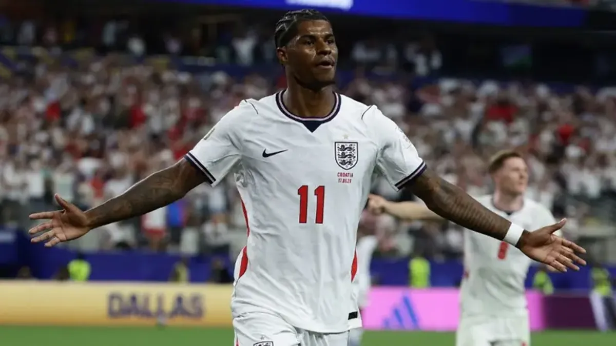 AS Roma Bidik Marcus Rashford dengan Skema Pertukaran Manu Kone