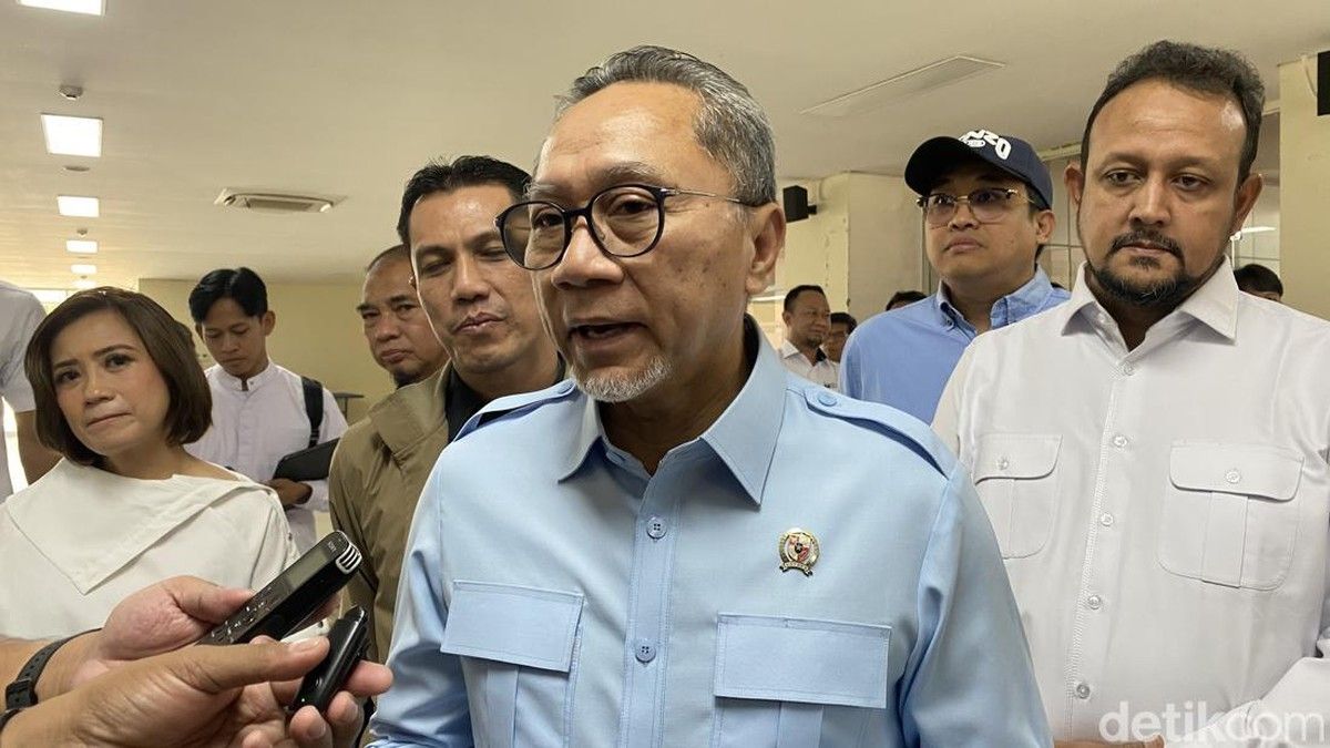 Zulkifli Hasan Minta Presiden Ganti Kepala Badan Gizi Nasional karena Kesehatan