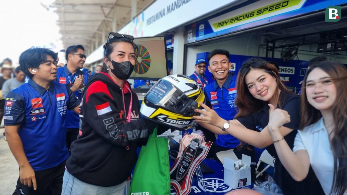 Yamaha Racing Indonesia Bagikan Doorprize di Pit Walk ARRC Mandalika 2026