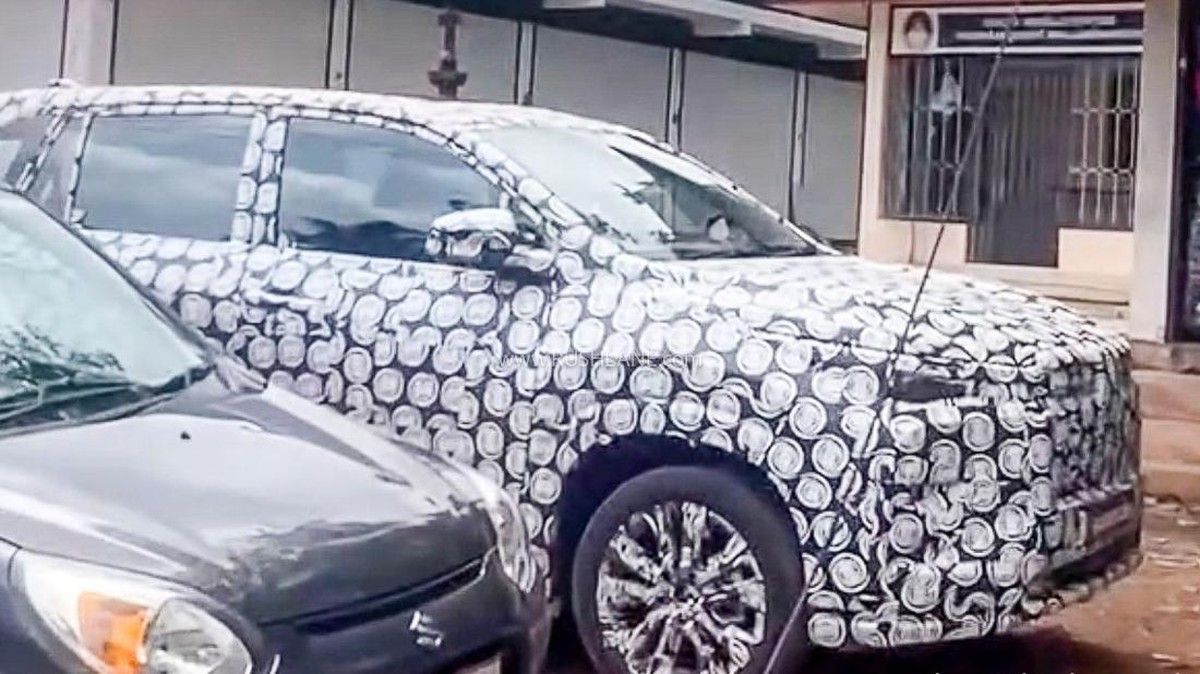 Toyota Siapkan Innova Hycross Facelift dengan Desain Baru di India