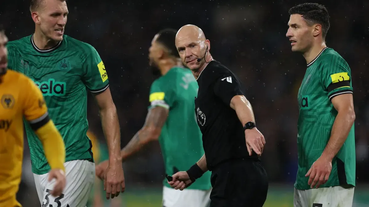 Anthony Taylor Akhiri Karier Wasit Setelah Piala Dunia 2026
