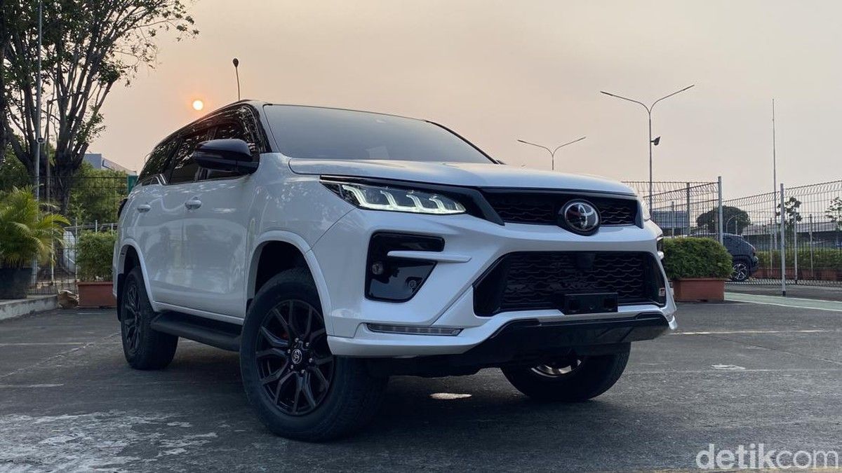 Kenaikan Harga BBM Diesel Turunkan Penjualan Fortuner dan Innova Reborn