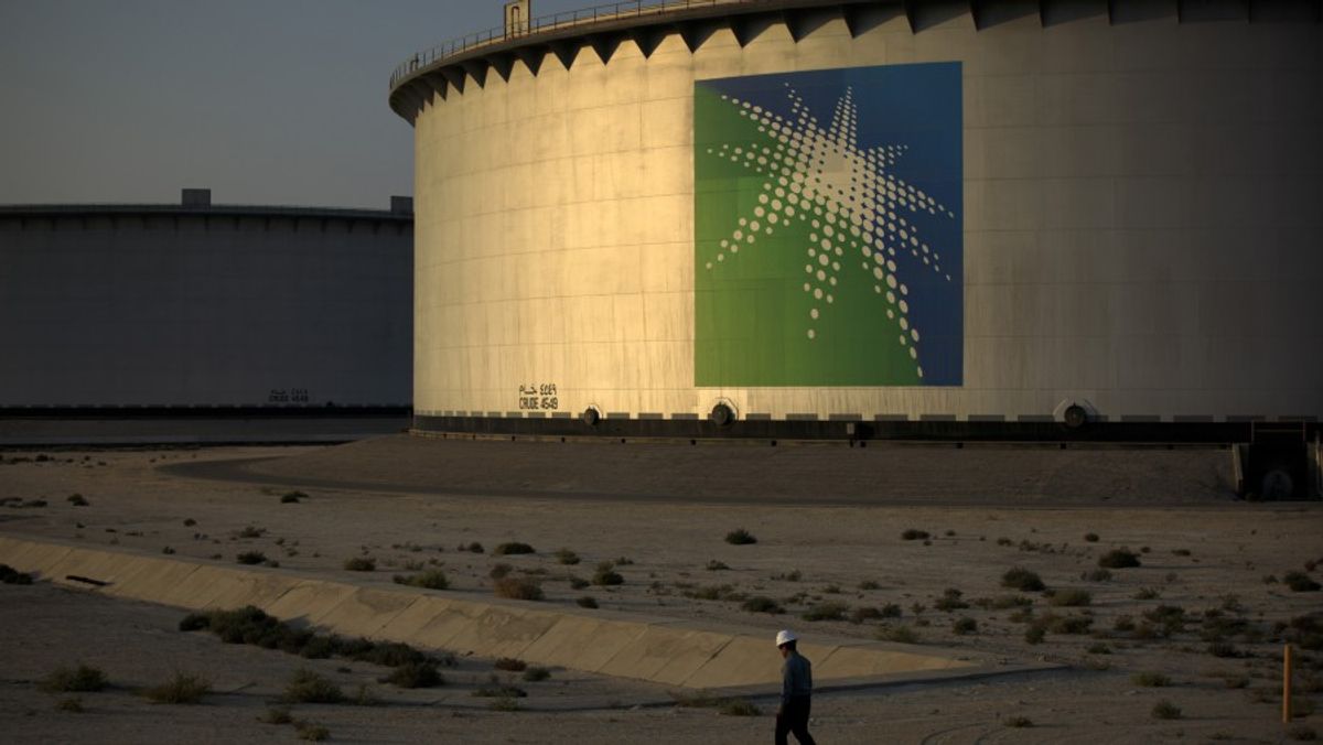 Saudi Aramco Turunkan Harga Minyak Arab Light untuk Pasar Asia