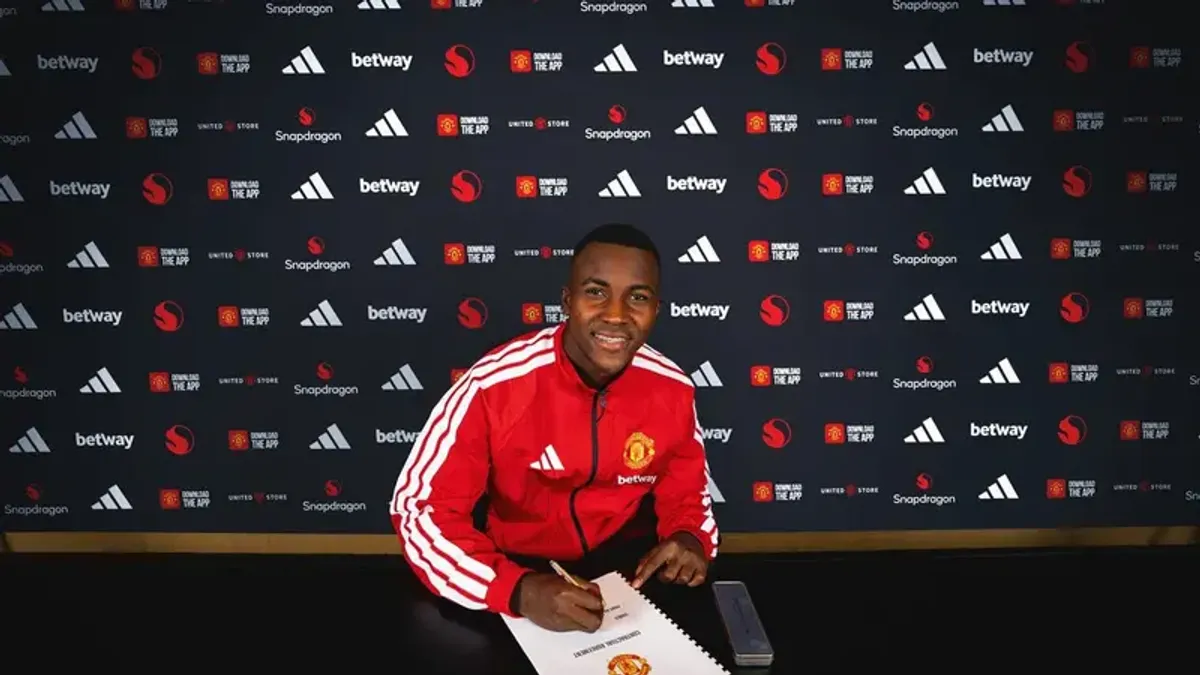 Manchester United Rekrut Gelandang Muda Cristian Orozco dari Fortaleza CEIF