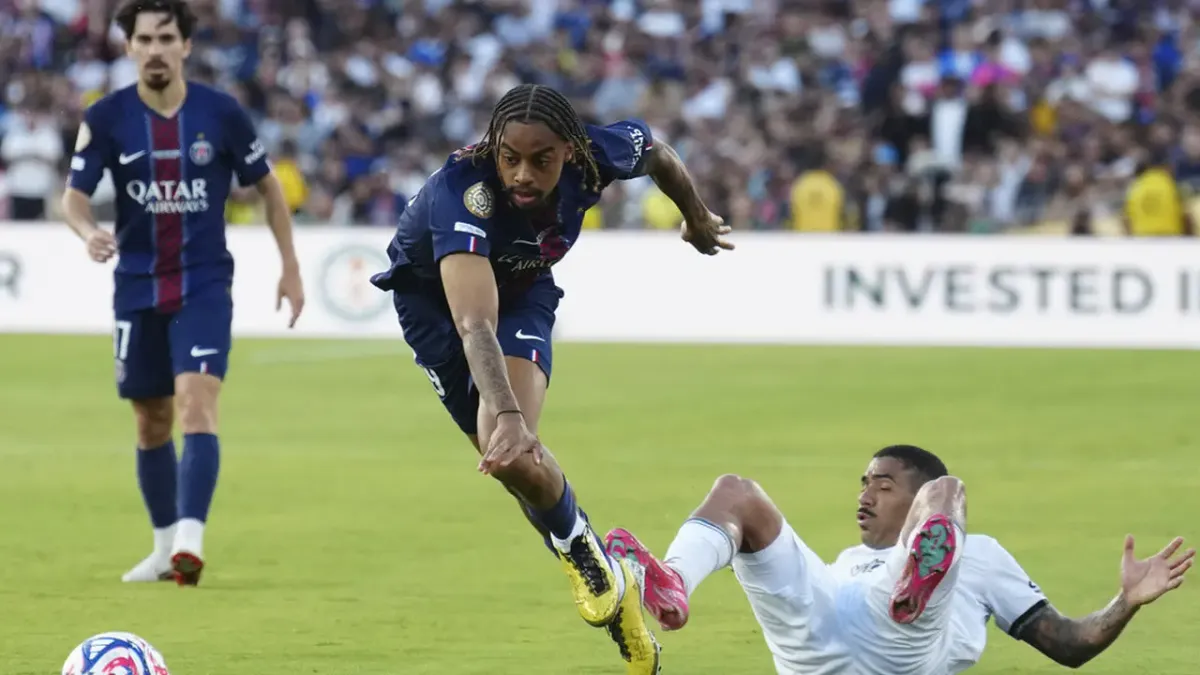 Liverpool Percepat Negosiasi Transfer Bradley Barcola dari PSG