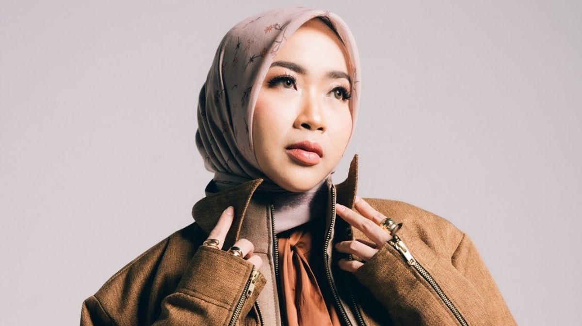 Agna Rangkum Perihnya Perpisahan Sunyi dalam Lagu ‘Diluar Hal Biasa’