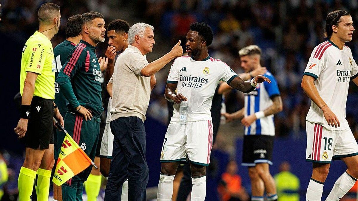 Jose Mourinho Desak Wasit Lindungi Vinicius Junior di Lapangan