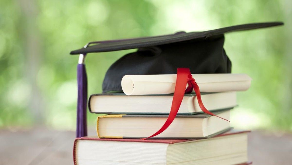 Nathan Thomas Jadi Profesor Pria Termuda Dunia di Miami Dade College