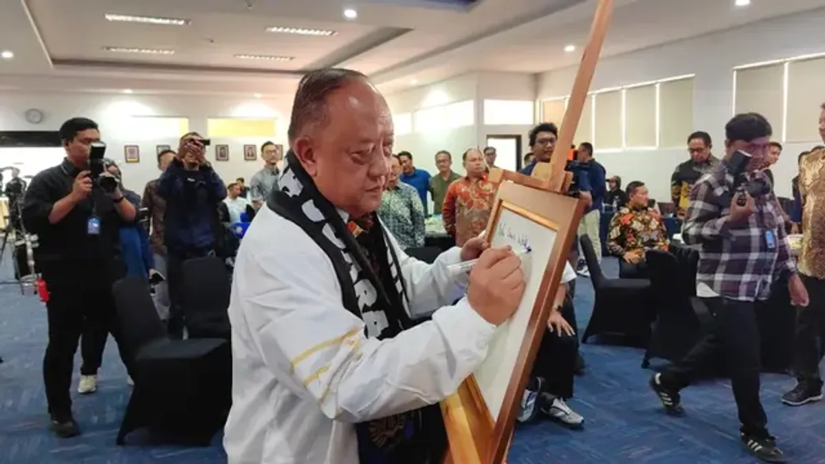 KONI Pusat Luncurkan Buku Sports Intelligence di UNESA