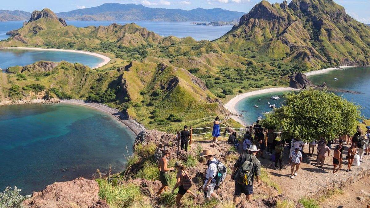 Jessica Mila Liburan ke Pulau Padar saat Rute Ditutup di Labuan Bajo