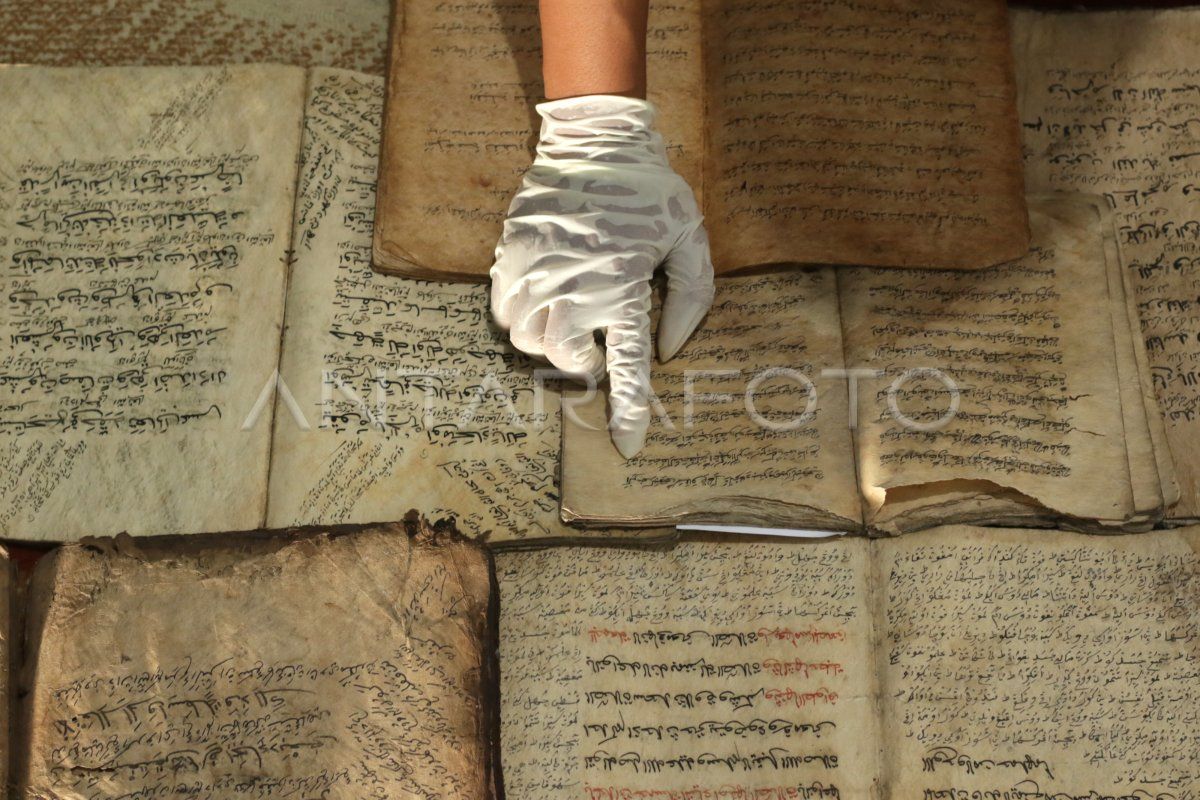 Mpu Prapanca Menulis Kitab Negarakertagama di Masa Hayam Wuruk