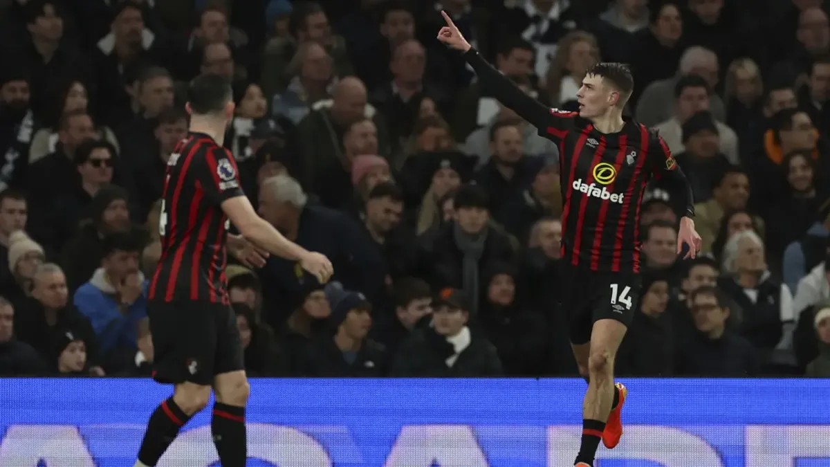Bournemouth Tolak Tawaran 64 Juta Poundsterling untuk Alex Scott