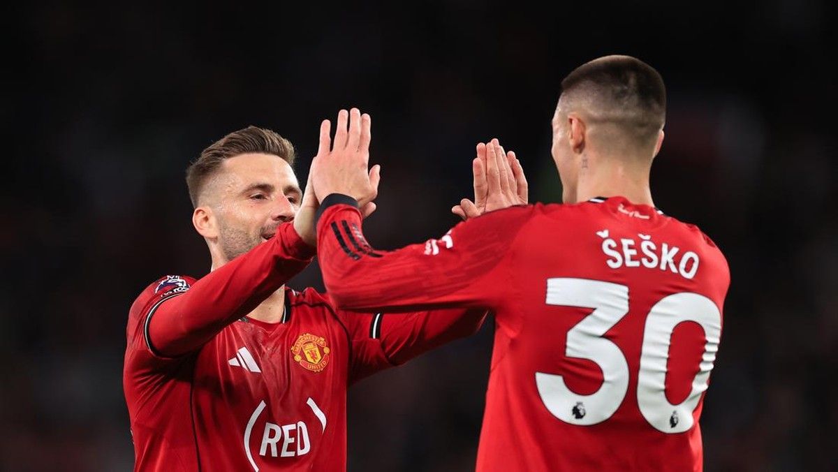 Wayne Rooney Beri Saran Formasi Manchester United Hadapi Ipswich Town