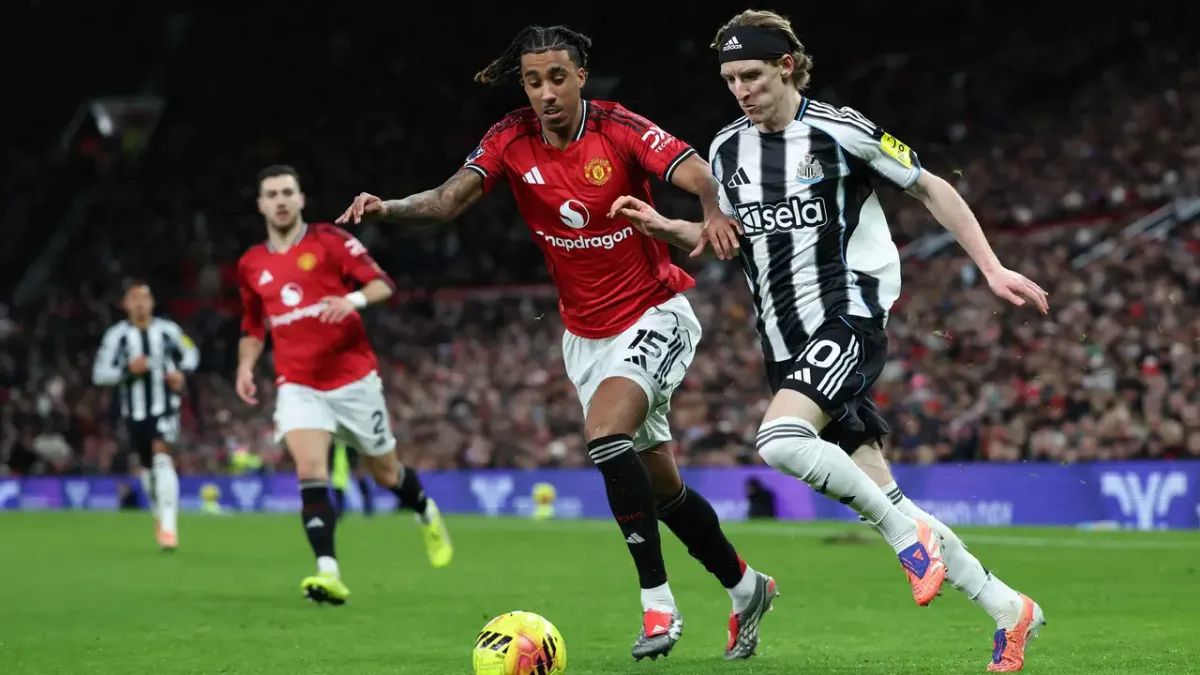 Leny Yoro Tegaskan Manchester United Bidik Gelar Liga Inggris 2026/2027