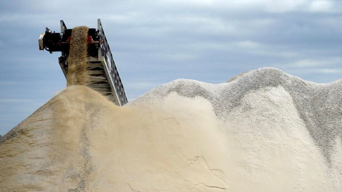 Donald Trump Panggil Perusahaan Mineral Kritis Bahas Rantai Pasok AS