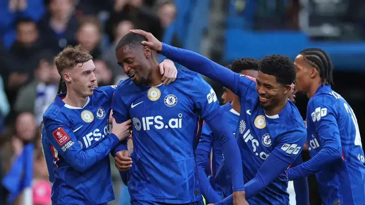 Chelsea Pertimbangkan Lepas Tosin Adarabioyo ke Benfica