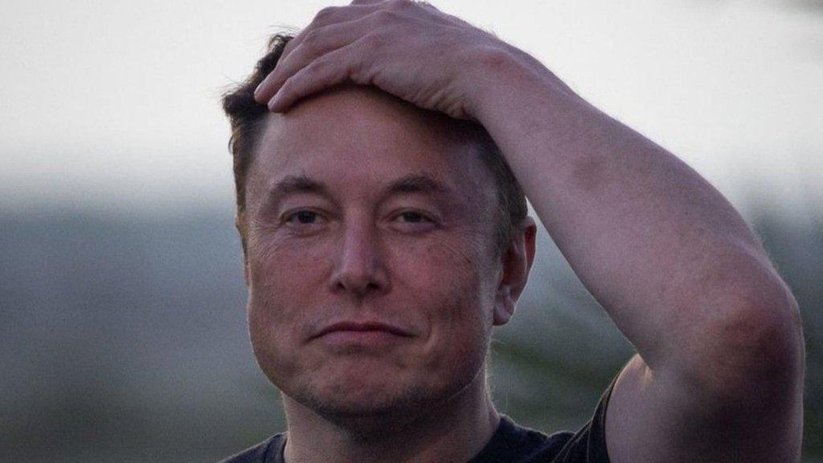 Elon Musk Ungkap Rencana Pabrik Satelit Robotik di Bulan
