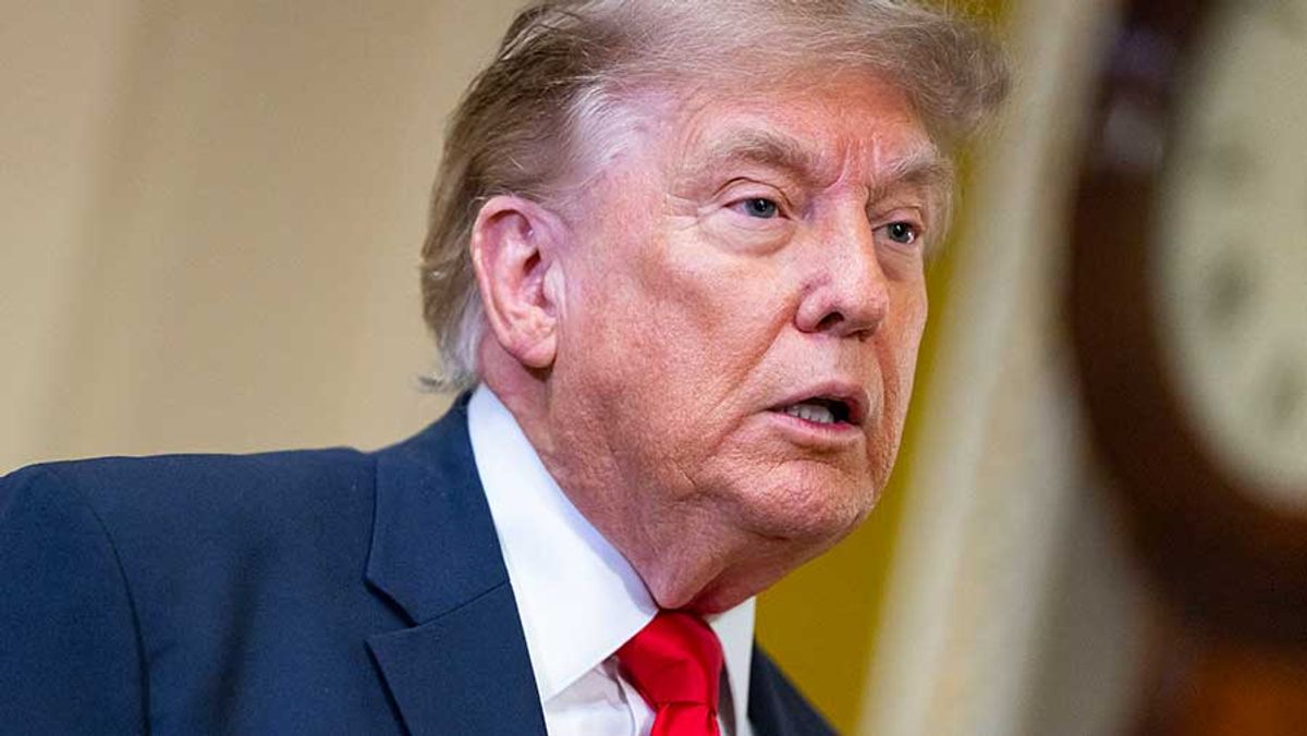 Trump Siapkan Tarif dan Harga Minimum Impor Polisilikon untuk Dorong Produksi AS