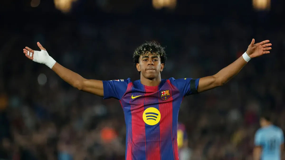 Lamine Yamal Sambut Positif Rumor Transfer Julian Alvarez ke Barcelona