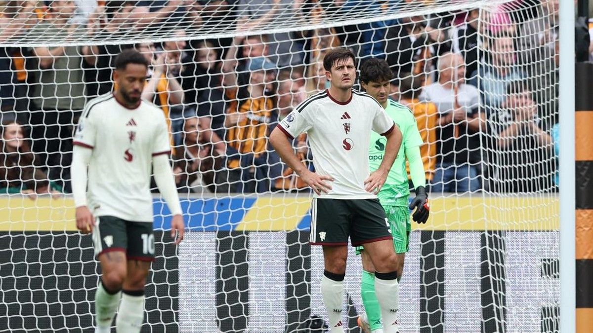 Gary Neville Kritik Lini Pertahanan MU Usai Kekalahan dari Hull City