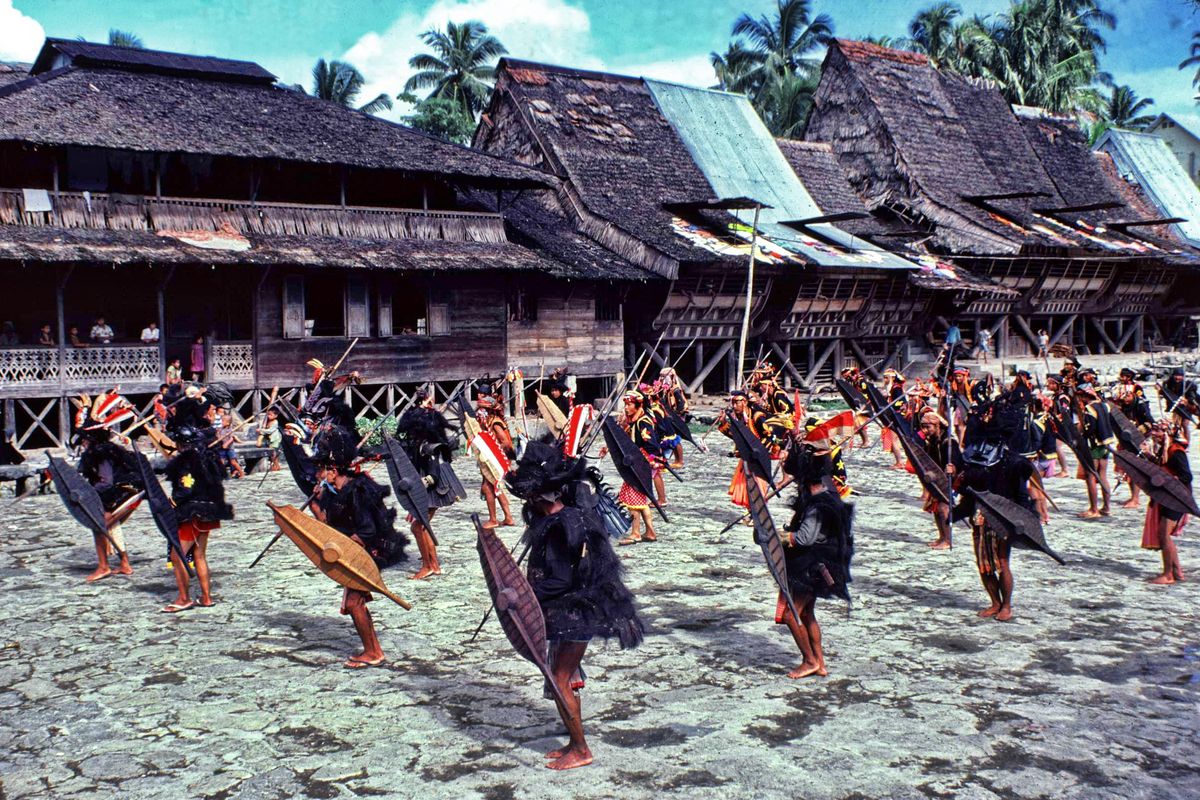 Mengenal Tema Tari Kepahlawanan dan Contoh Tarian Heroik Tradisional