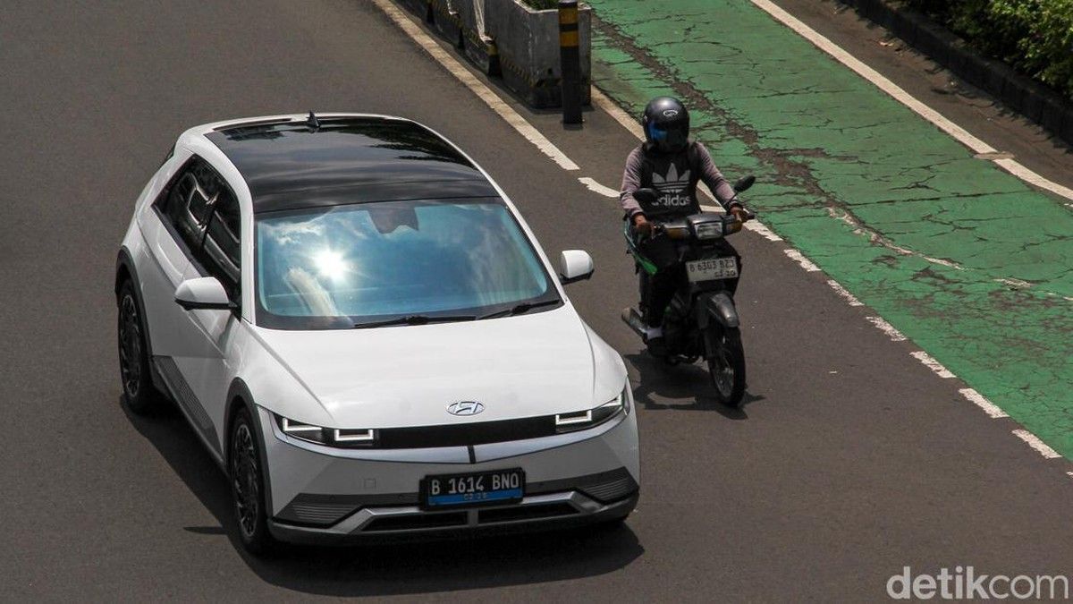 DPRD DKI Usulkan Pengenaan Pajak Tahunan untuk Mobil Listrik
