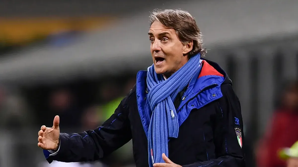 Roberto Mancini Minta Maaf dan Kembali Latih Timnas Italia