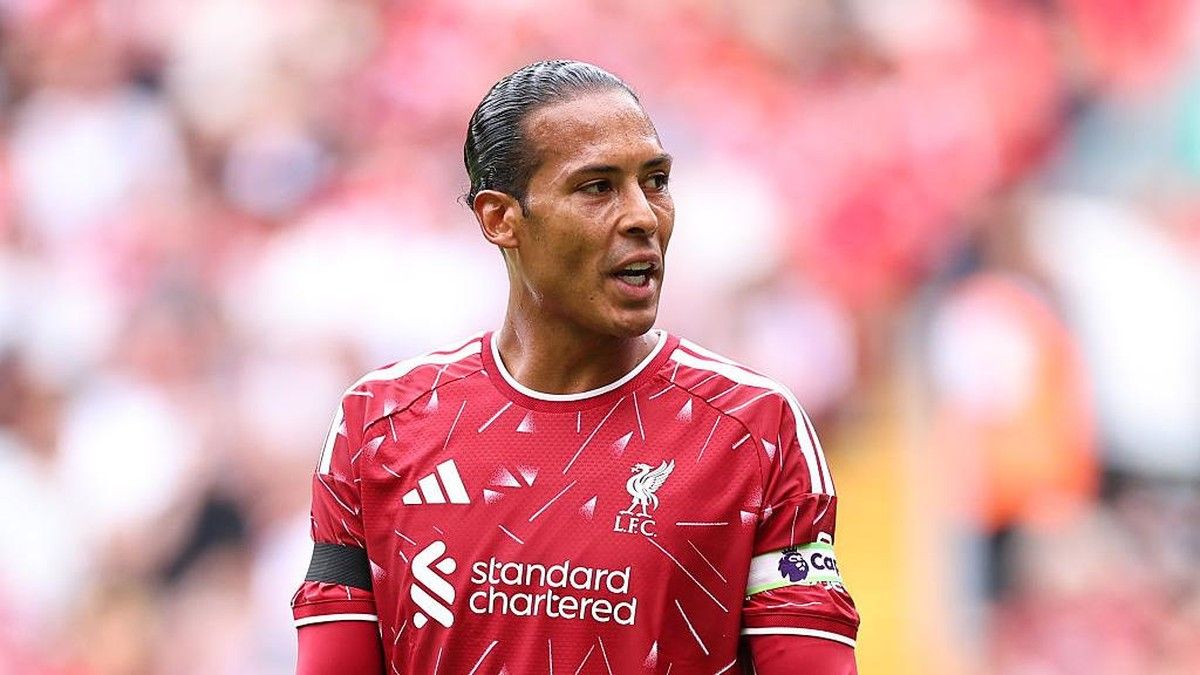 Virgil van Dijk Sambut Transfer Ronald Araujo di Liverpool