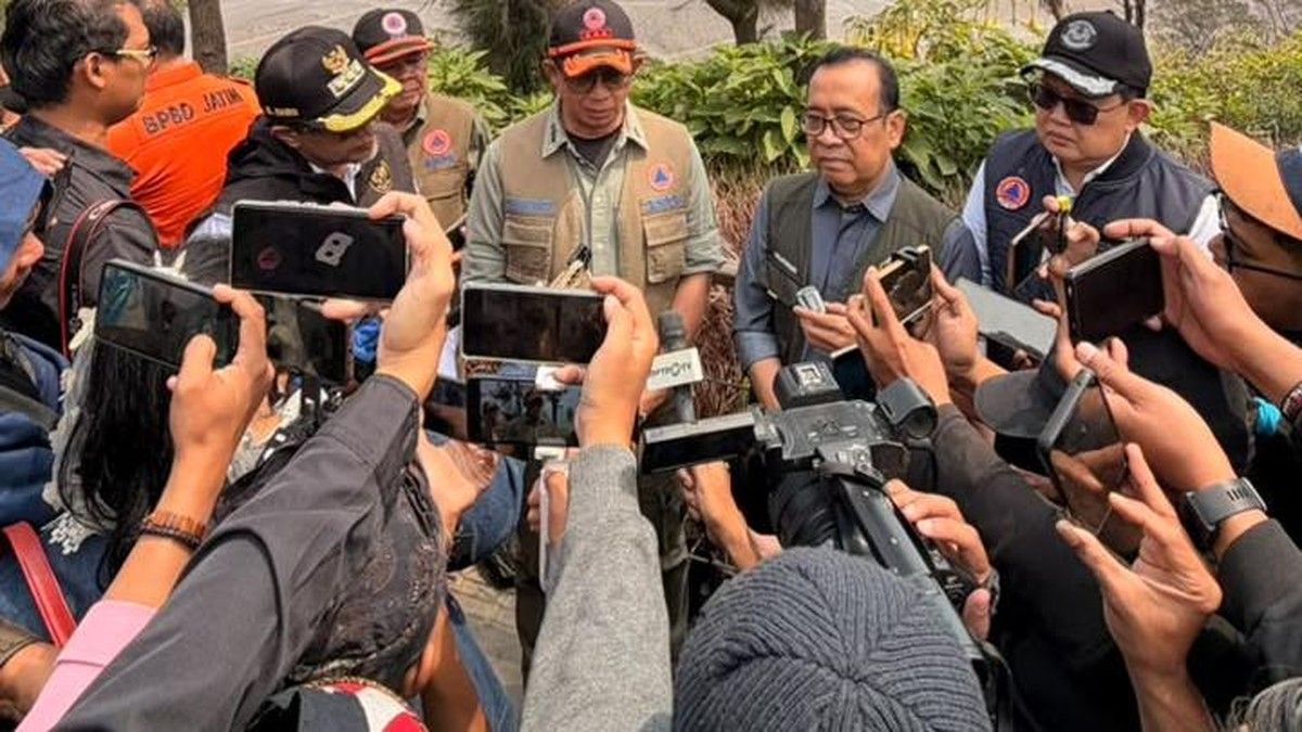 Menko PMK Pratikno Bantah Isu Mundur dan Sakit Saat Penanganan Karhutla Bromo