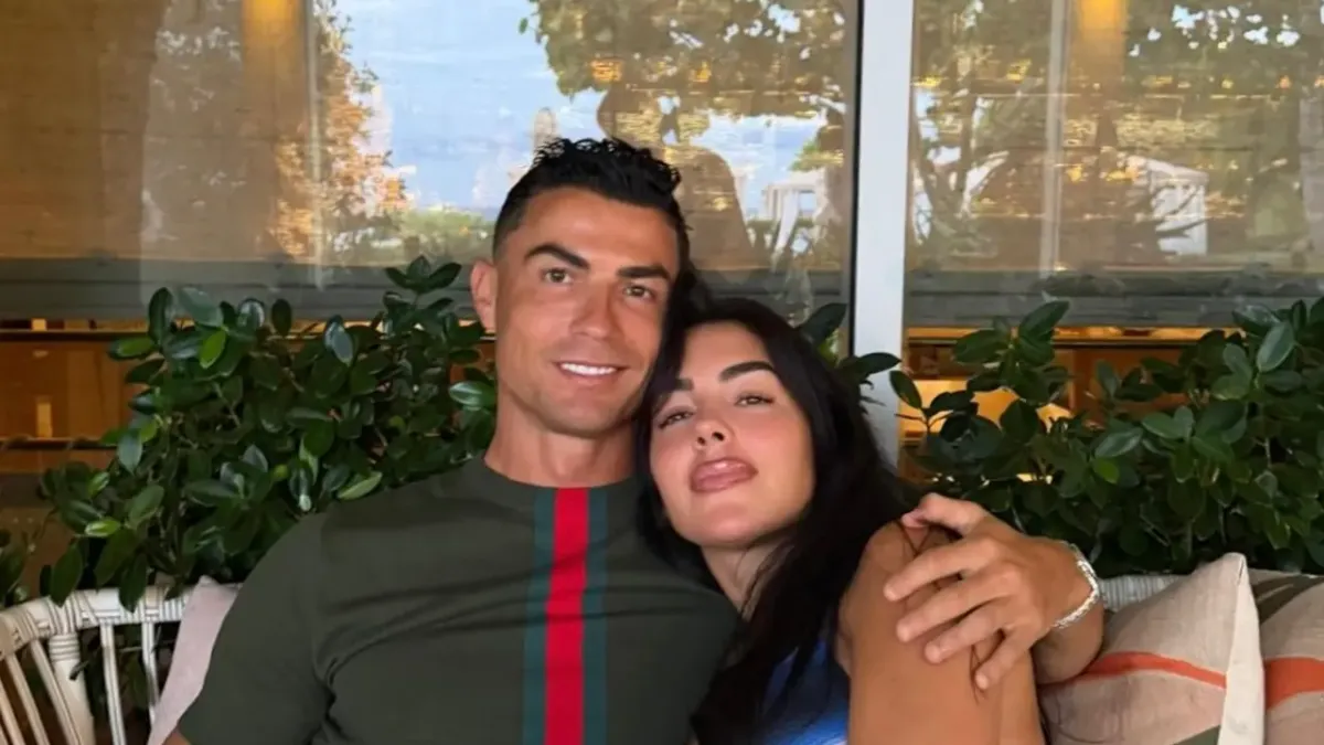 Cristiano Ronaldo dan Georgina Gelar Pernikahan Intim di Rumah