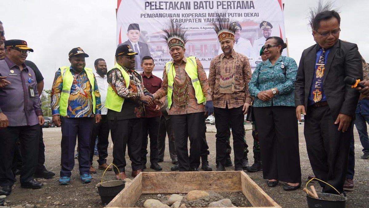 Menteri Koperasi Resmikan Pembangunan Koperasi Desa Merah Putih di Yahukimo