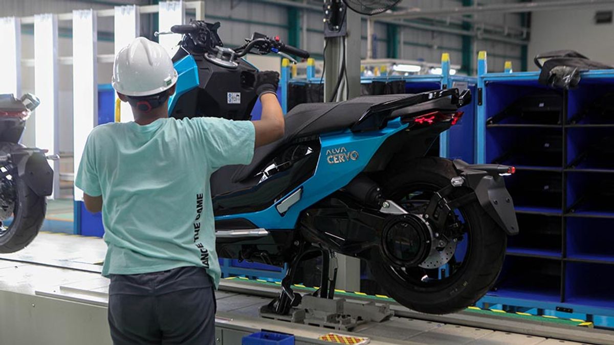 Presiden Prabowo Resmikan Ekosistem Motor Listrik Nasional di Bekasi