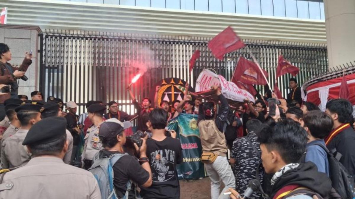 Massa Hima Persis Gelar Aksi Protes di Kejaksaan Agung Jakarta