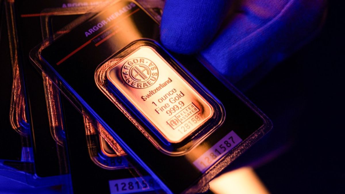 Harga Emas Dunia Meningkat Mendekati US$4.400 Per Ons Dipicu Perlambatan Ekonomi AS