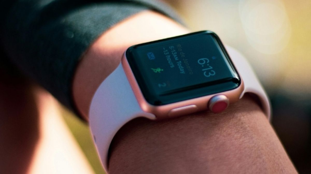 Rekomendasi Smartwatch Terbaik dengan Sensor Akurat dan Daya Tahan Baterai Tahan Lama