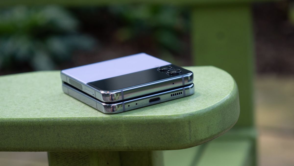Membedah Samsung Galaxy Z Flip4: Spesifikasi dan Kinerja Terkini 2026