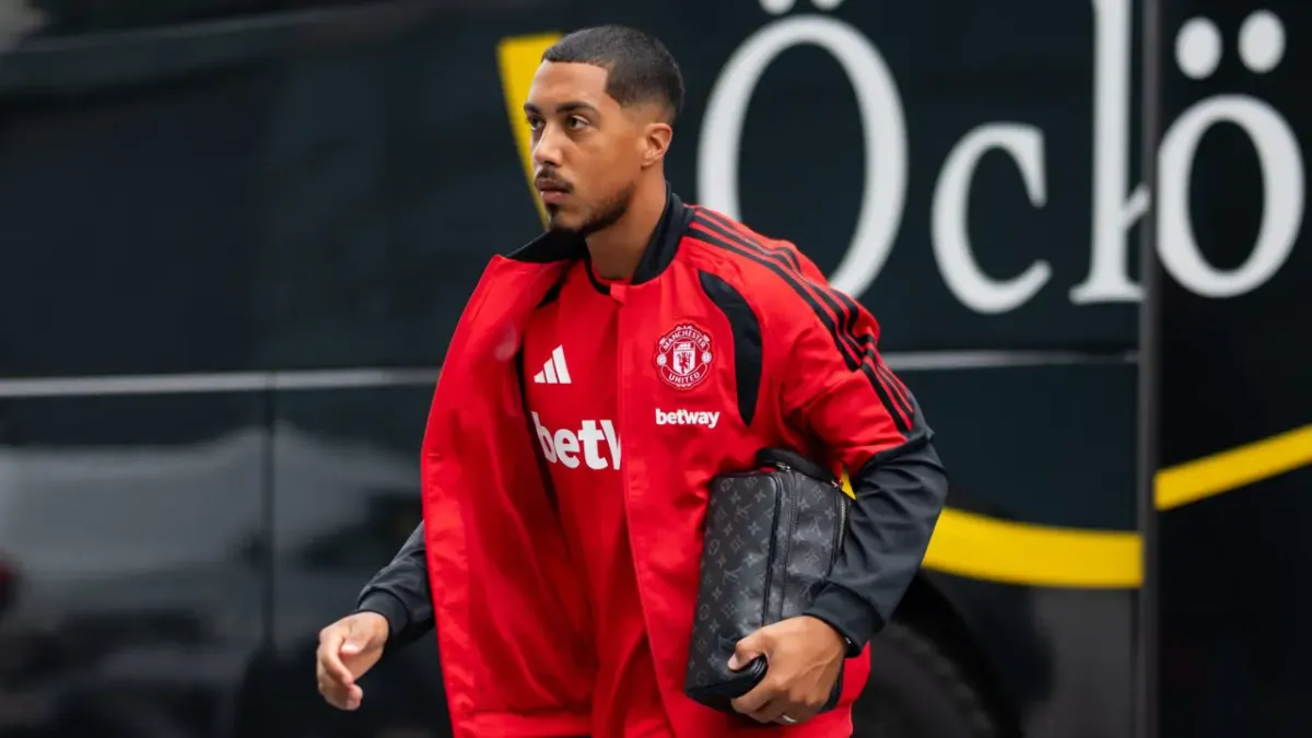 Youri Tielemans Minta Maaf atas Kontroversi Komentar Kepindahan ke Manchester United