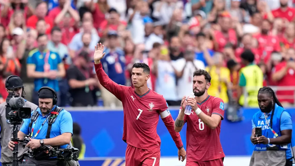 Cristiano Ronaldo Dorong Transfer Bruno Fernandes ke Al Nassr untuk Musim 2026