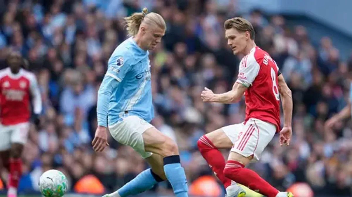 Alan Smith Sebut Arsenal dan Manchester City Jadi Kandidat Utama Juara Premier League 2026/2027