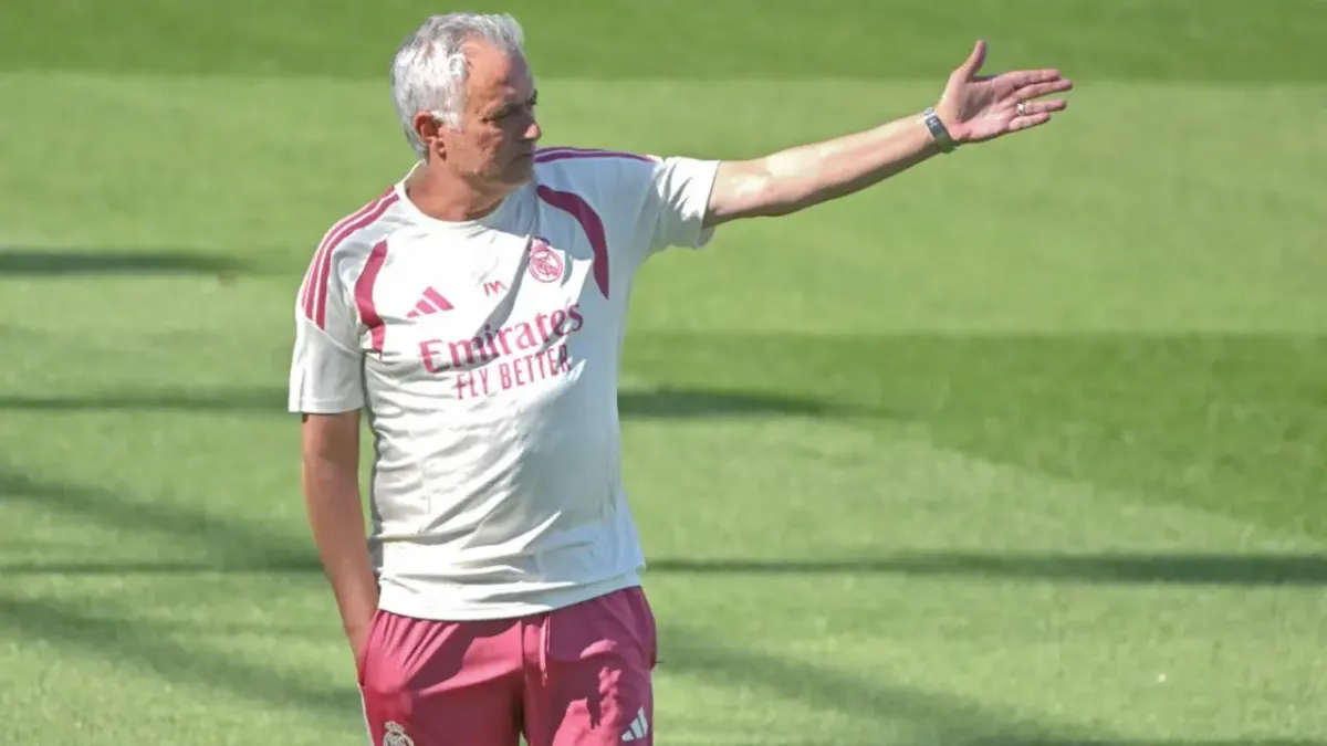 Jose Mourinho Rotasi Bek Kanan Real Madrid Jelang Musim Baru