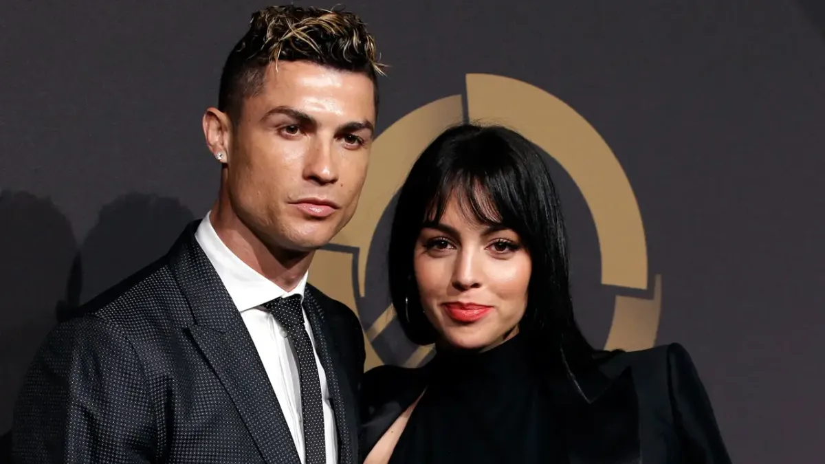 Cristiano Ronaldo Resmi Menikah dengan Georgina Rodriguez di Portugal
