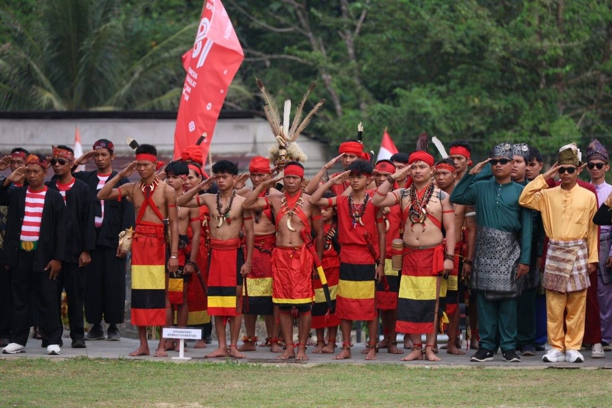Ketua Komisi II DPR Pimpin Upacara HUT ke-81 RI di PLBN Entikong