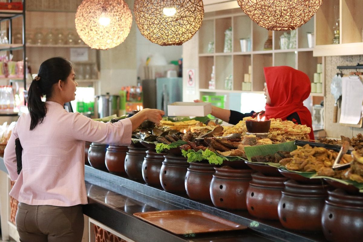 Usaha yang Bergerak di Bidang Makanan Disebut Apa dan Jenisnya