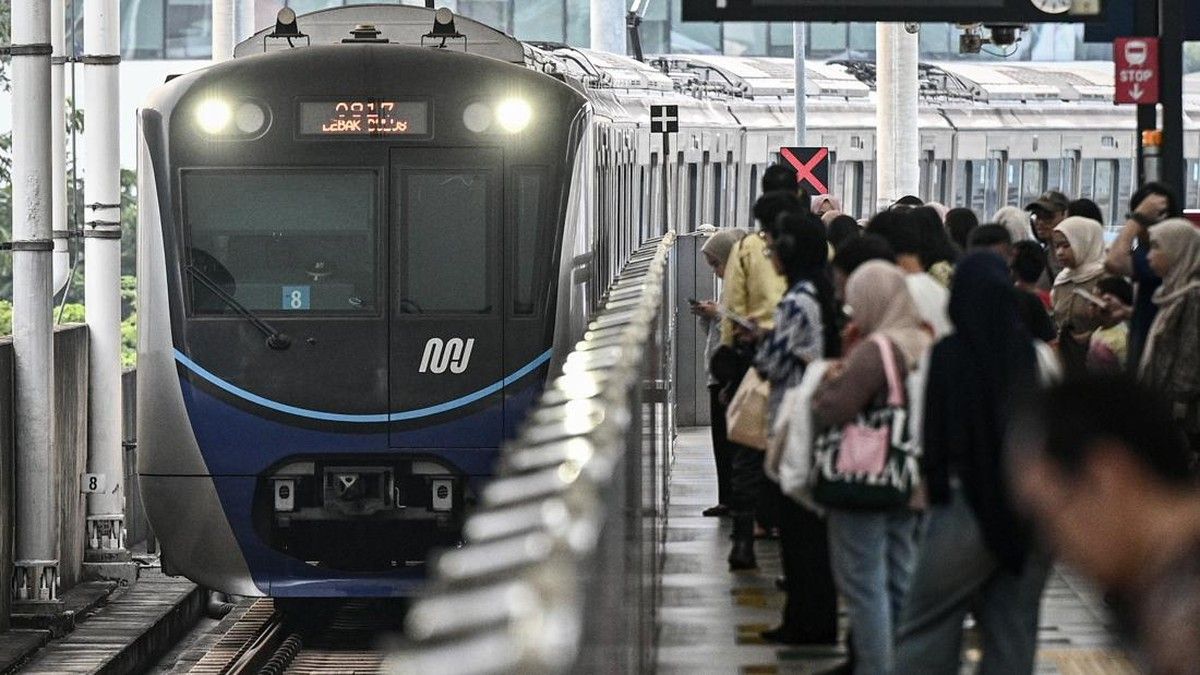 Gubernur DKI Revisi Tarif Transportasi Umum Jadi Rp 8 Saat 17 Agustus