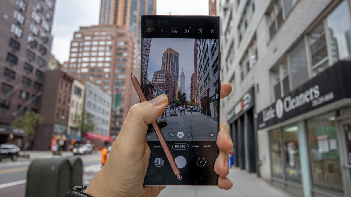 Samsung Galaxy Note20 Ultra 6,9 Inci dengan Kamera 108MP Masih Layak 2026