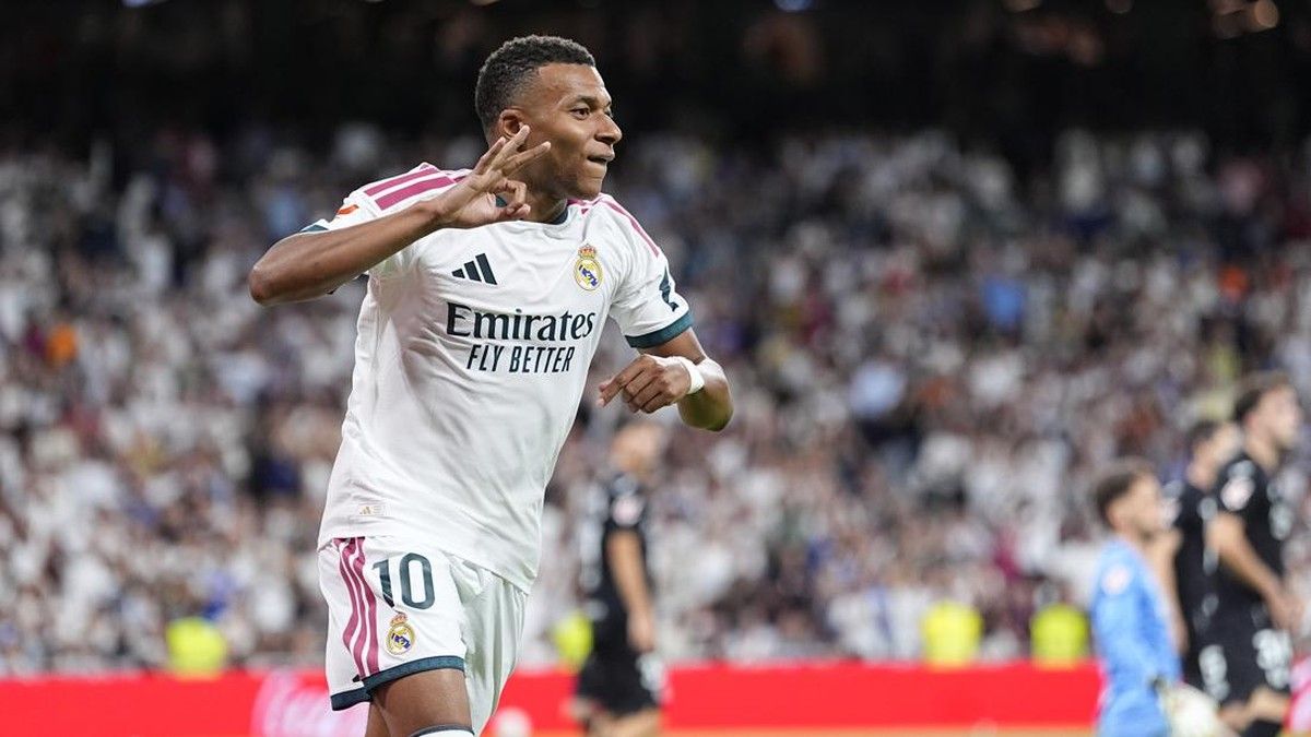 Kylian Mbappe Cetak Hat-trick Bawa Real Madrid Kalahkan Real Sociedad
