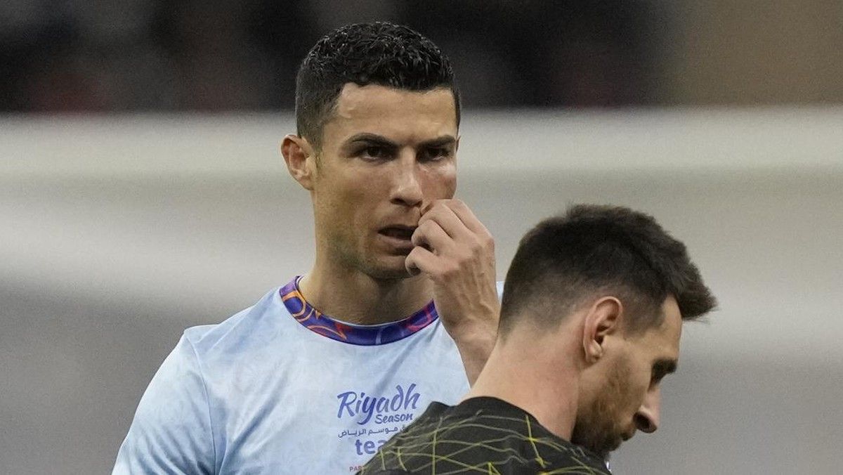 Cristiano Ronaldo Berikan Dukungan kepada Lionel Messi Usai Wafatnya Ayah