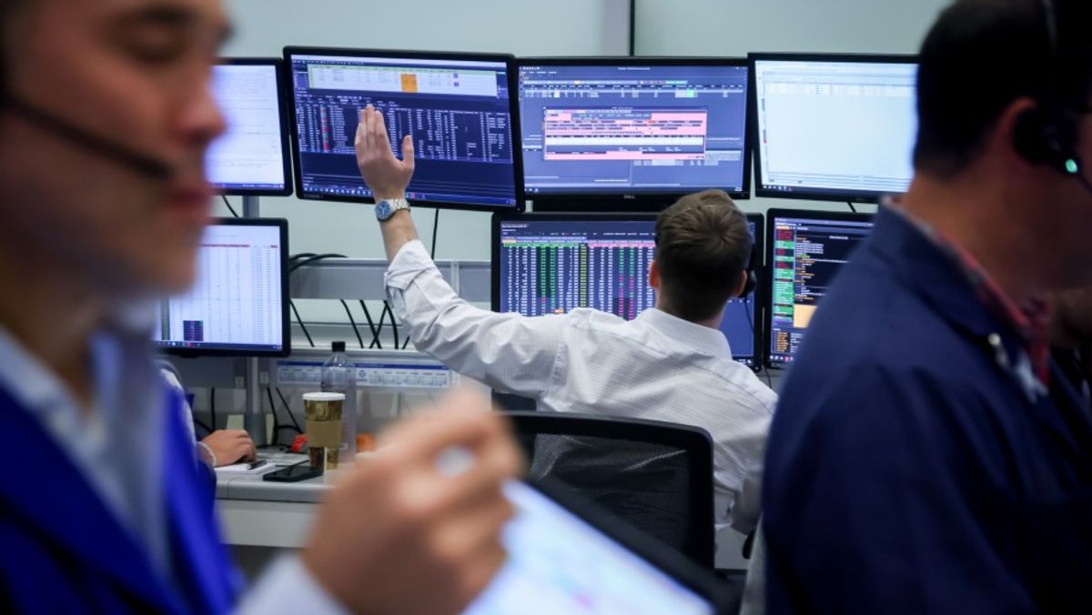 Trader Wall Street Tahan Risiko Jelang Data Inflasi, Harga Minyak Naik